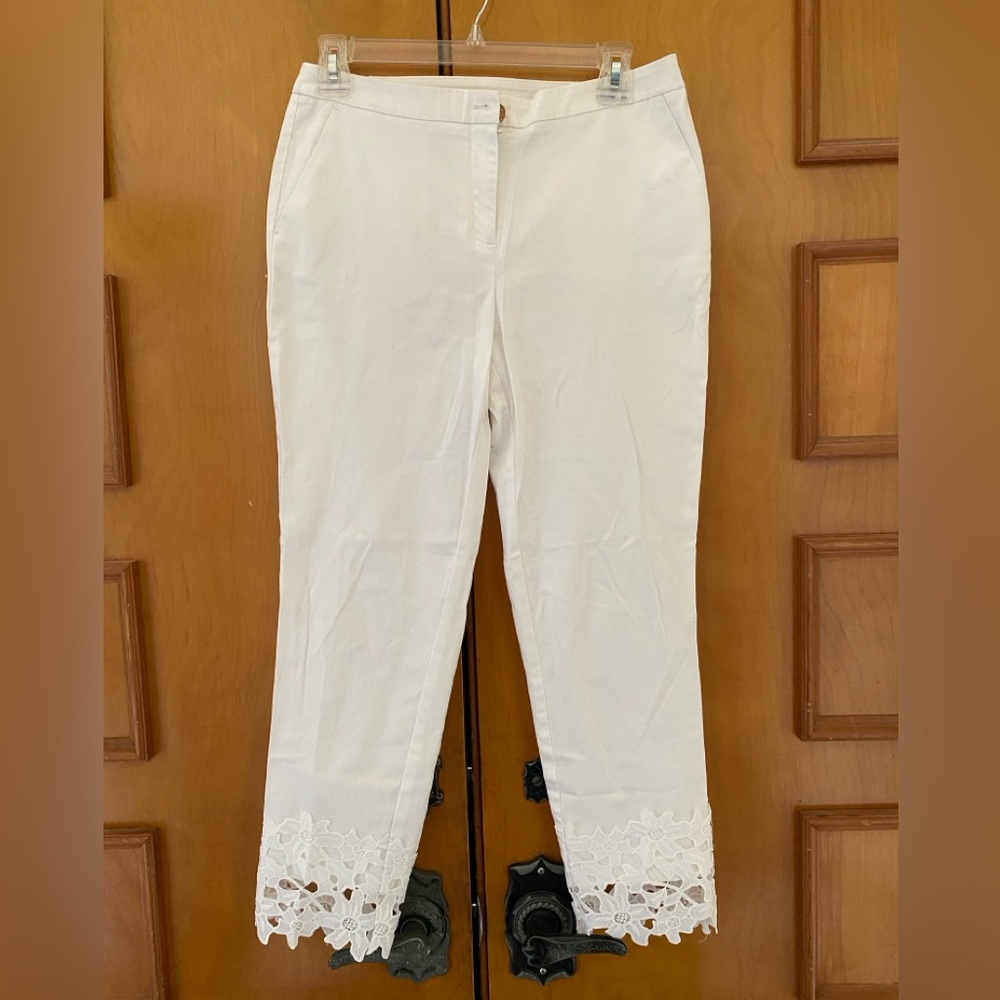 Anne Klein White Pants with Lace Hem